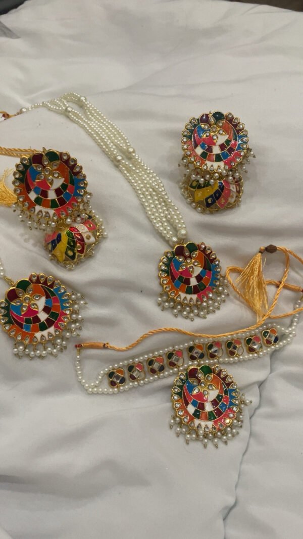 Bahawalpuri menakari set