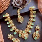 Necklace set with earrings and tikka - Image 2